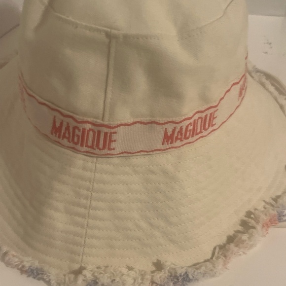 HOTEL MAGIQUE Anthropologie LOVE Apple HEARTS Bucket Hat Adjustable Sold out - Picture 4 of 11